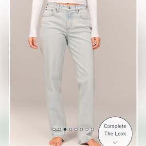 Abercrombie & Fitch Jeans Mid Rise The Straight Light Wash Denim Blue NWT 37 24